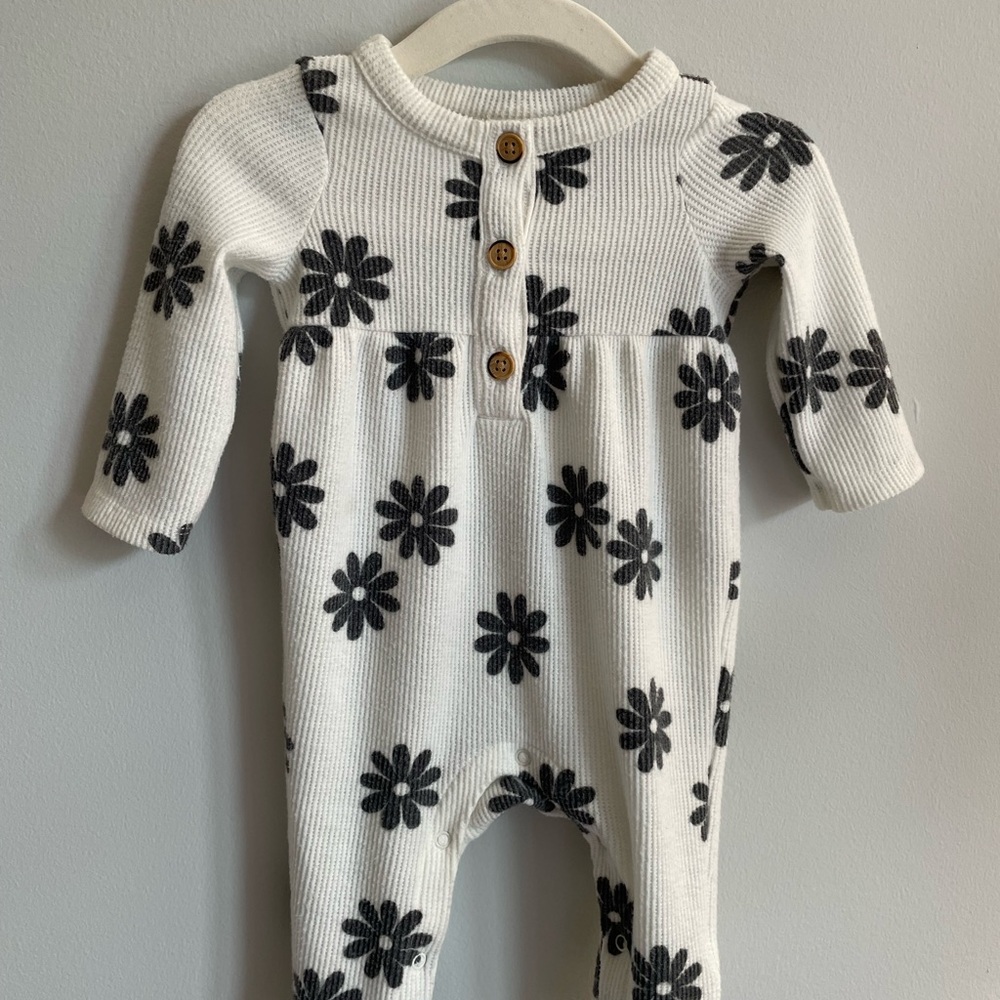 Cat & Jack Navy and White Floral Footies